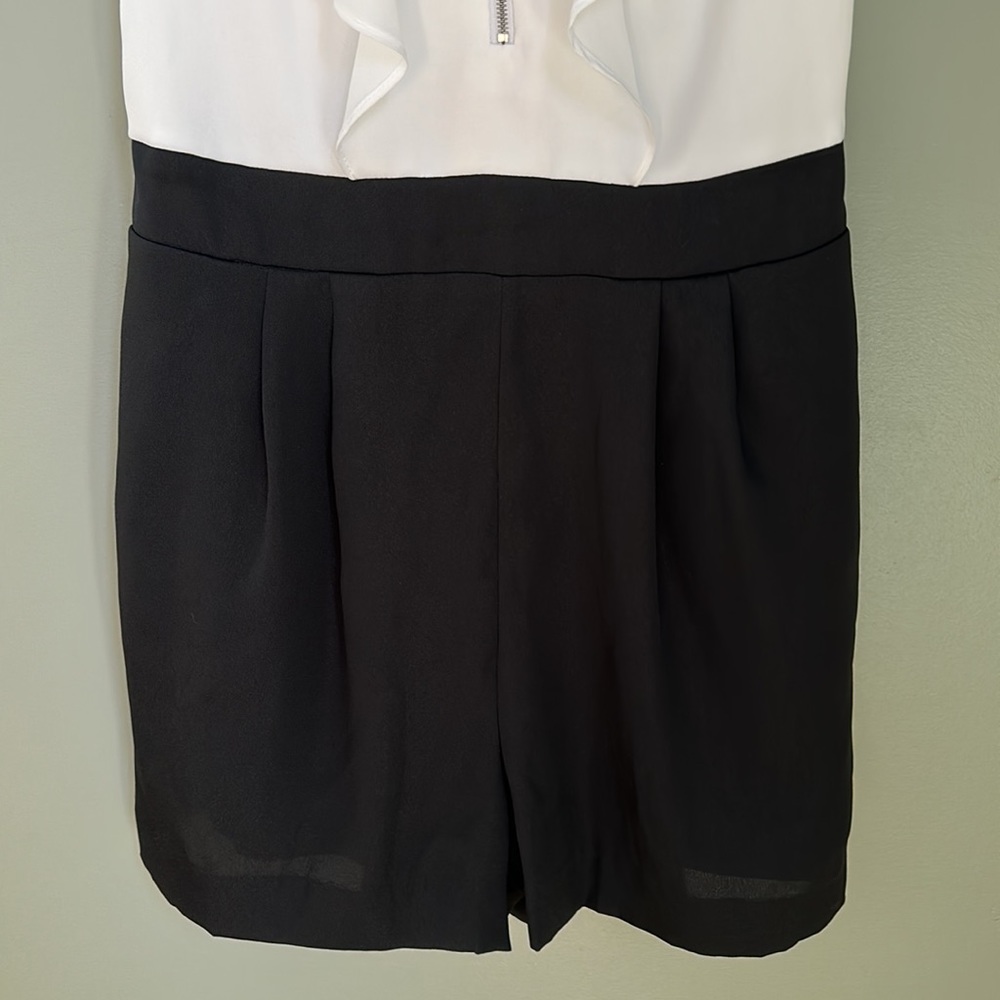Express Ruffle Zip Front Romper 0 - Picture 3 of 8